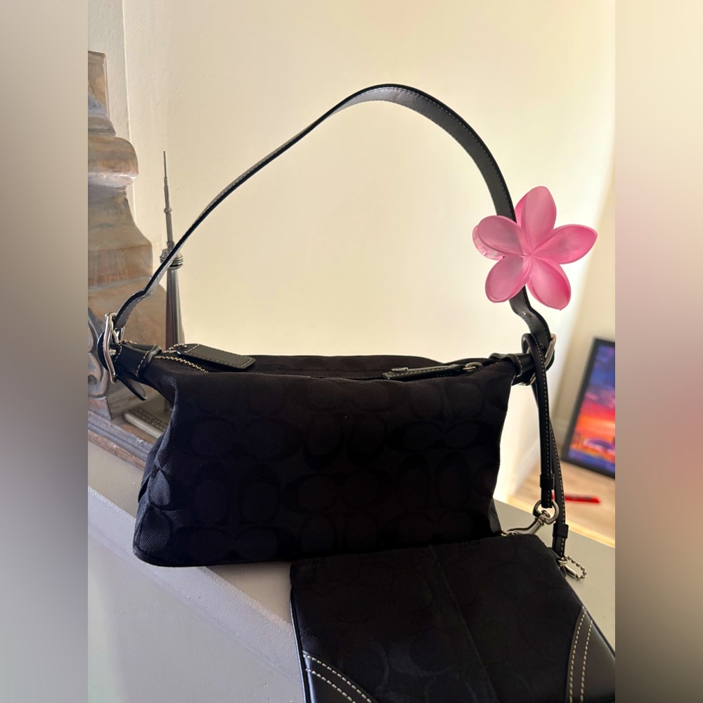 Coach Vintage Black Shoulder bag with Wristlet
